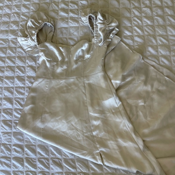 WeWoreWhat Whisper White Puff Sleeve Midi Dress - Picture 4 of 16